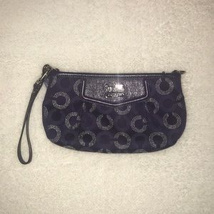 PRICE DROPPED!!  NWOT Coach clutch